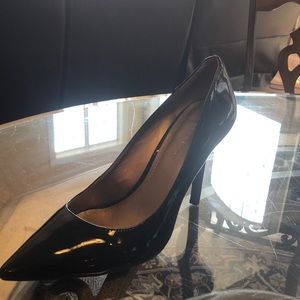 BCBG Black pump